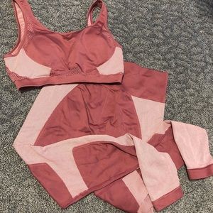 Fabletics sports bra and leggings set